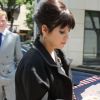 Lily Allen dans les rues de Paris avec son époux Sam Cooper est allée admirer le défilé Vuitton le 23 juin 2011