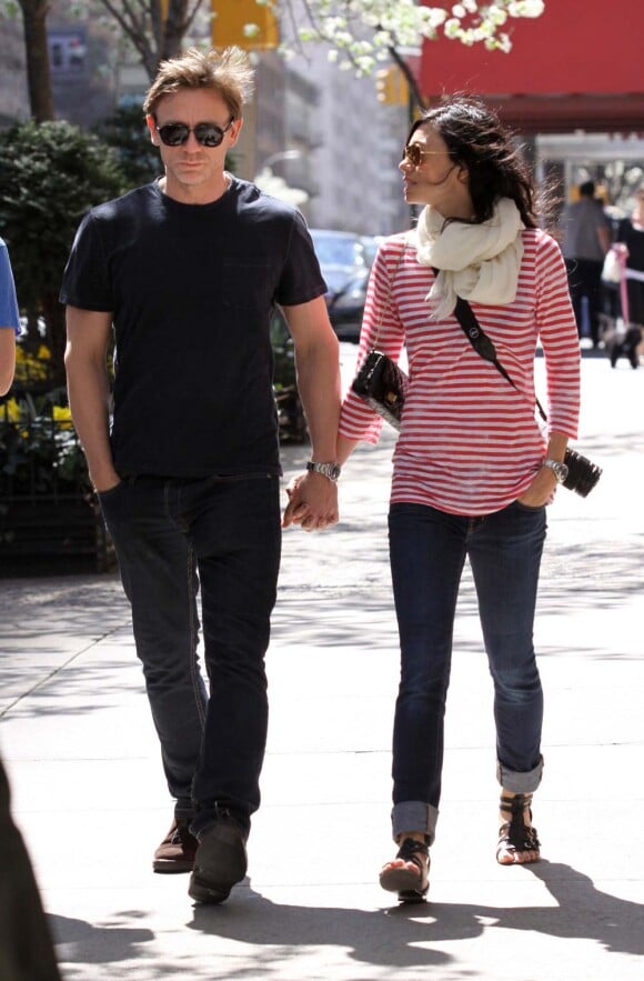 Daniel Craig et Satsuki Mitchell, à New York, en avril 2010.