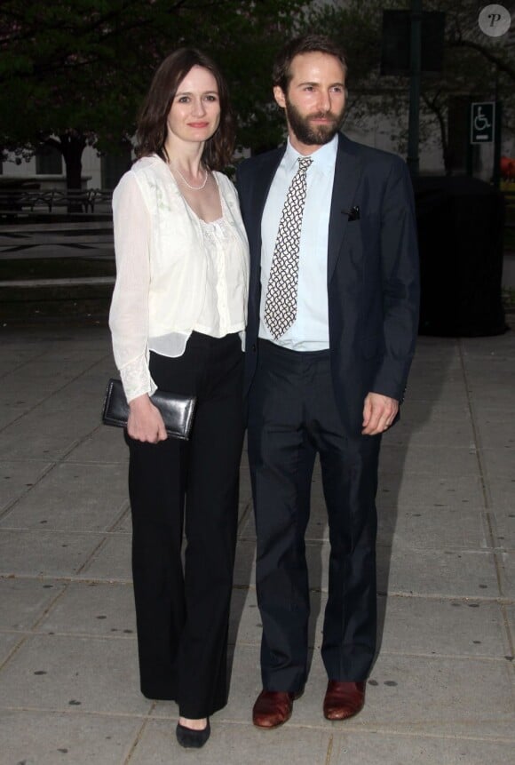 Emily Mortimer vit le parfait amour avec son mari depuis 2003, l'acteur Alessandro Nivola. 