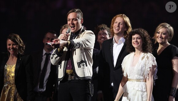 Arcade Fire récompensé du titre de "meilleur album de l'année", pour The Suburbs, lors des Brit Awards 2011 à Londres le 15 février 2011