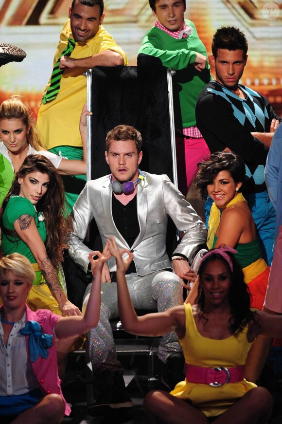 La finale de X Factor a vu la victoire surprise de Matthew Raymond-Barker sur Marina D'Amico. L'Anglais a fait des étincelles avec son medley Rihanna/Ke$ha.