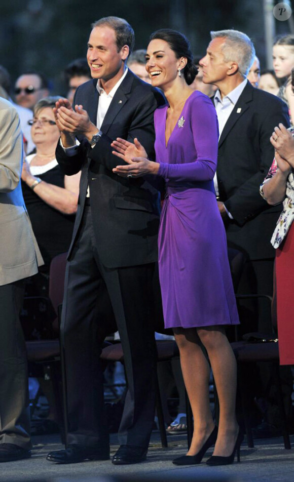 Le prince William et la duchesse Catherine de Cambridge ont applaudi à tout rompre l'Evening Show, à Ottawa, Canada, le 1er juillet 2011