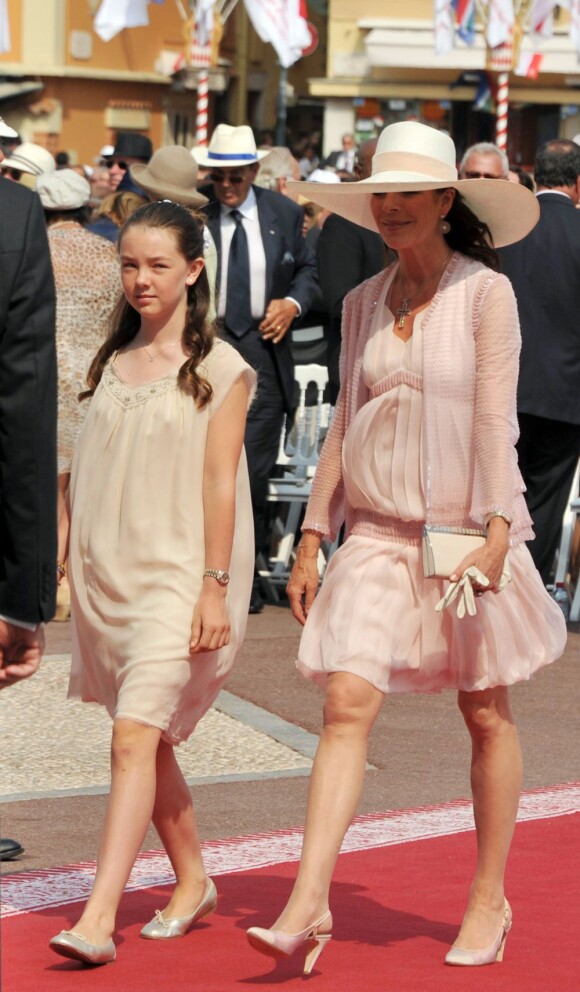 Caroline de Monaco et Alexandra de Hanovre lors de la cérémonie religieuse  du mariage du prince Albert et de Charlene Wittstock, à Monaco, le 2  juillet 2011