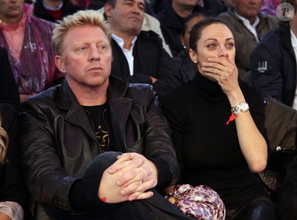 Boris Becker et son épouse Lilly à Hambourg assistent à une rencontre de boxe le 2 juillet 2011