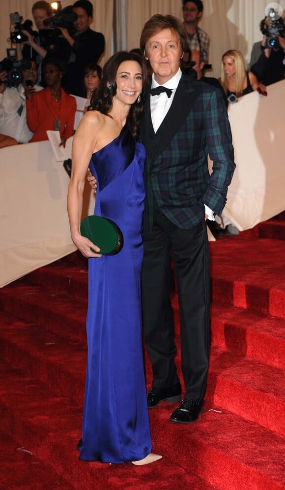 Paul McCartney et sa fiancée Nancy Shevell à New York, le 2 mai 2011.