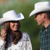 Les sensations fortes étaient au rendez-vous pour les séduisants Calamity Kate et Buffalo Bill de Galles lors du Stampede, la grand-messe mondiale du rodéo à Calgary.
William et Kate, Royal Tour au Canada, jour 8 (jeudi 7 juillet 2011). Pour l'avant-dernier jour de leur visite officielle, le prince William et son épouse la duchesse Catherine de Cambridge ont rallié Calgary, leur dernière étape au Canada avant un déplacement de trois jours à Los Angeles.