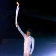 Cathy Freeman porte la flamme olympiques pour ouvrir les JO de Sydney en 2000 