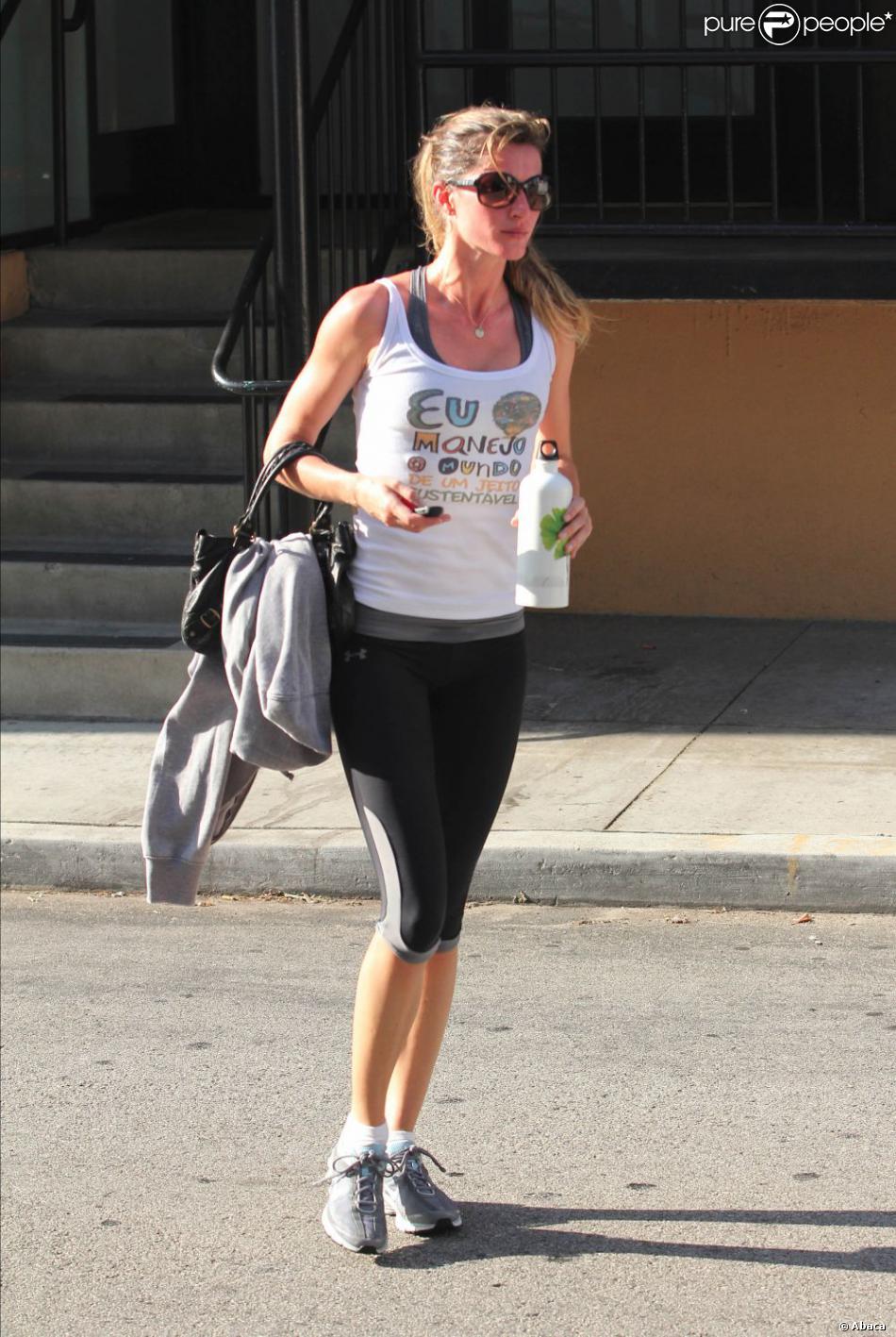Gisele Bündchen sort de la salle de gym après une séance de sport très intense ! Los Angeles, 8 juillet 2011