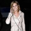 A peine arrivée à Los Angeles, Cheryl Cole sort au restaurant avec sa copine Kimberley Walsh, le 8 juillet 2011