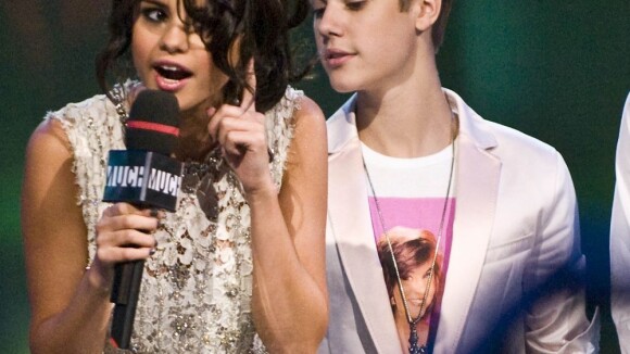 Justin Bieber : Un karaoke et un fougueux baiser à sa Selena Gomez chérie