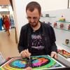 Ringo Starr a dédicacé quelques-unes de ses oeuvres lors de l'ouverture de l'exposition The art of Ringo Starr, le 17 juillet 2011.