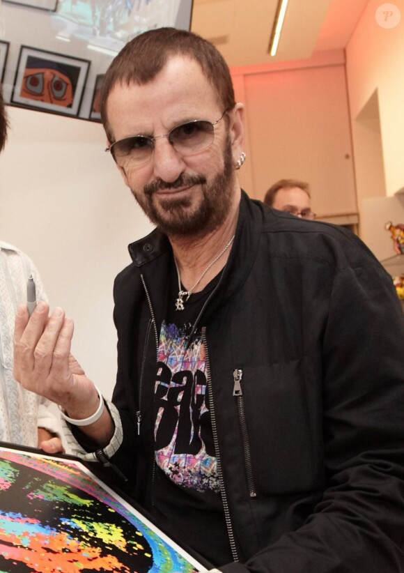 Ringo Starr ne faisait pas ses 71 ans, le 17 juillet à Vienne, lors de l'ouverture de son exposition The art of Ringo Starr.