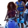 Rihanna en vacances à La Barbade, le 6 août 2011. La chanteuse fait beaucoup de jet-ski depuis son arrivée sur l'île.