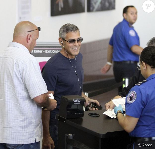 George Clooney à l'aéroport de Los Angeles, le 25 juillet 2011