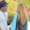 Blake Lively en pleine discussion avec Oliver Stone sur le tournage du prochain film d'Oliver Stone à Los Angeles le 26 juillet 2011