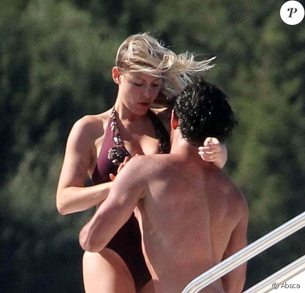 Barbara Berlusconi Use De Tous Ses Charmes Pour Son Cheri Pato Star Du Milan Ac Purepeople