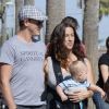 Alanis Morissette, son mari souleye et leur fils Ever à Los Angeles le 27 juillet 2011