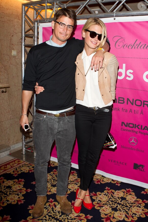 Josh Hartnett et sa petite amie Sophia Lie lors de l'afterparty de 'Moods of Norway' au Grand Hotel d'Oslo en Norvège le 12 août 2011
