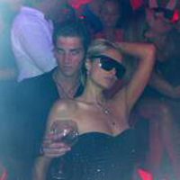 Paris Hilton, son french lover raconte : 'On a fait l'amour au son de son album'