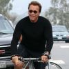Arnold Schwarzenegger fait du vélo à Los Angeles, le 12 août 2011