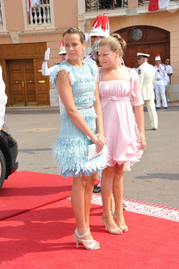 Pauline Ducruet et sa demi-soeur Camille au mariage du prince Albert et de Charlene, en juillet 2011.