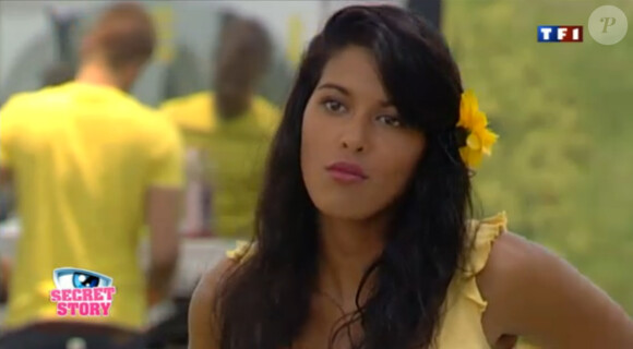 Ayem durant la soirée Yellow & Black dans Secret Story 5