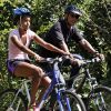 Barack Obama en vacances entouré de sa femme MIchelle, de Sasha et Malia, leurs filles, sur l'île de Martha's Vineyard le 23 août 2011