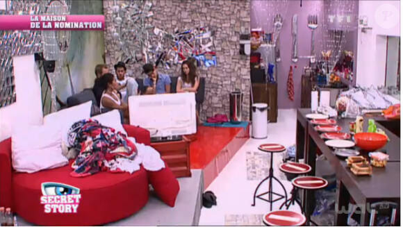 Le retour d'Ayem a semé un froid dans la maison de la nomination (quotidienne de Secret Story 5 du lundi 30 août).