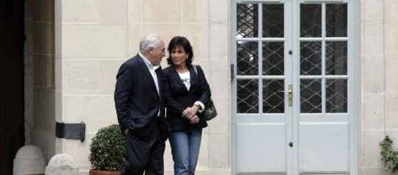 DSK et Anne Sinclair dans la cour de leur immeuble ce 4 septembre 2011 !