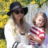 Nicole Richie se promène avec sa petite Harlow, trois ans, à Los Angeles, samedi 3 septembre 2011.