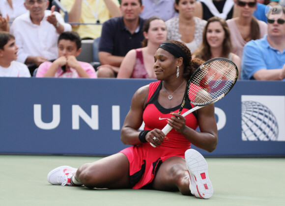 Serena Williams a employé les grands moyens pour éliminer Victoria Azarenka lors du troisième tour de l'US Open le 3 septembre 2011, grand écart compris !