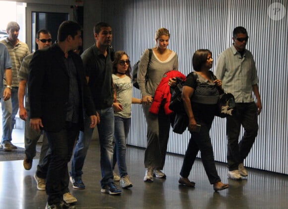 Athina Onassis, son époux Doda, et sa belle-fille Vivienne, quittent le Brésil. 5 septembre 2011