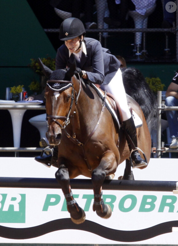 Athina Onassis participe à l'Athina Onassis Horse Show, le 4 septembre, à Rio de Janeiro.