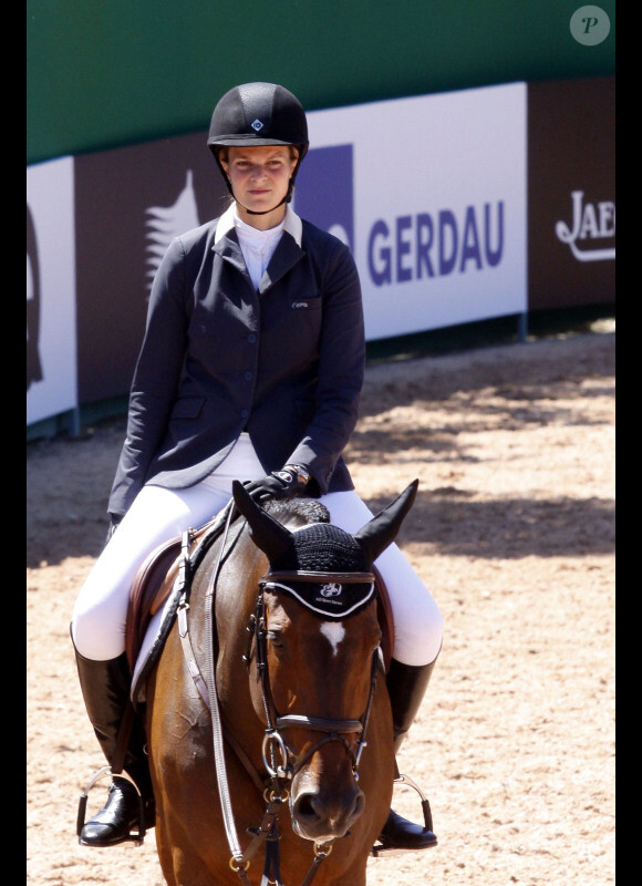 Athina Onassis participe à l'Athina Onassis Horse Show, le 4 septembre, à Rio de Janeiro.