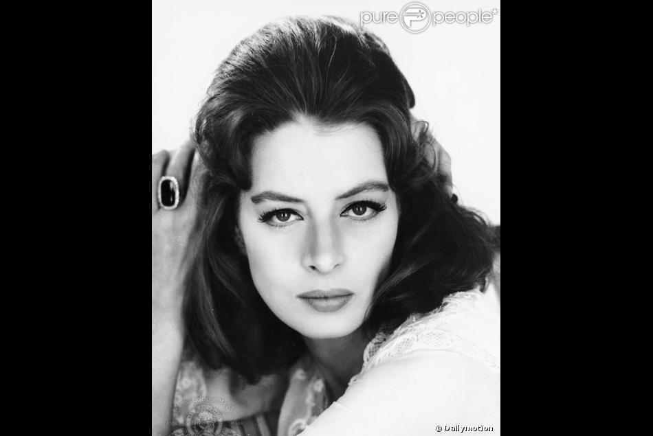 L Actrice Capucine Dans La Panthere Rose Purepeople