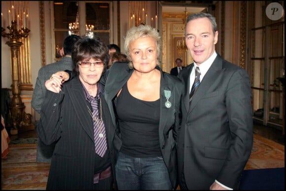 Tony Krantz, Muriel Robin et Tony Gomer en 2007, lorsque Muriel Robin est élevée au rang de chevalier dans l'ordre des arts et des lettres