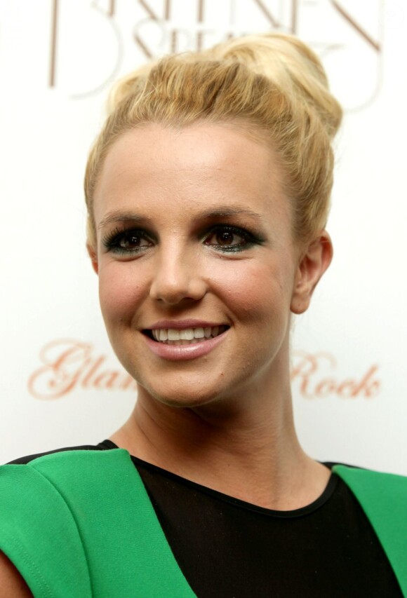 Britney Spears assiste à la soirée de lancement de sa tournée européenne, vendredi 16 septembre 2011, au Sanctum Soho Hotel, à Londres.