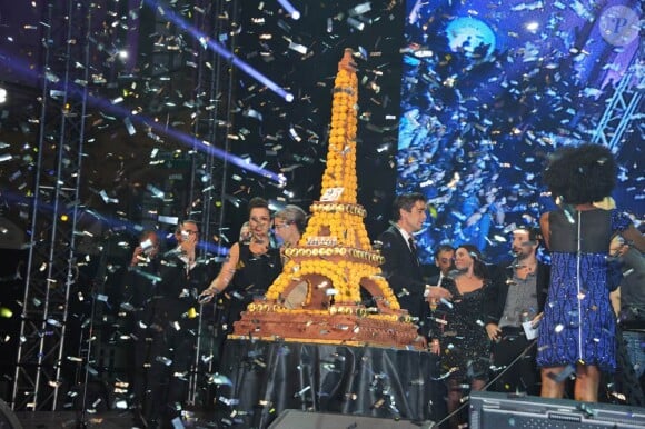 Le gâteau d'anniversaire lors des 25 ans de Paris Première au Grand Palais, à Paris. Le 20 septembre 2011