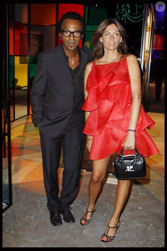 Manu Katche et son épouse durant les 25 ans de Paris Première au Grand Palais, à Paris. Le 20 septembre 2011