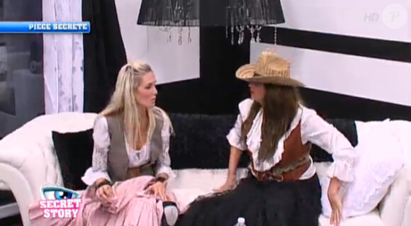 Marie et Aurélie discutent dans Secret Story 5, vendredi 23 septembre sur TF1