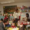 Letizia et Felipe d'Espagne visitent une classe maternelle de la Croix Rouge espagnole, à Salamanque, le 23 septembre 2011