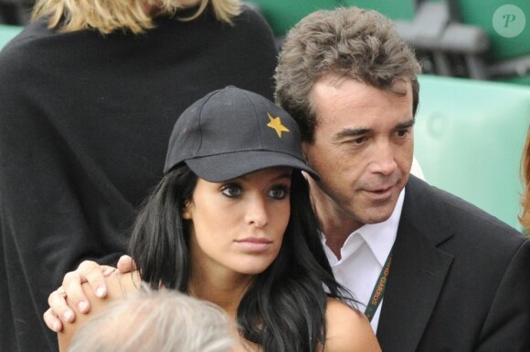 Arnaud Lagardère et sa compagne Jade Foret à Roland Garros en mai 2011