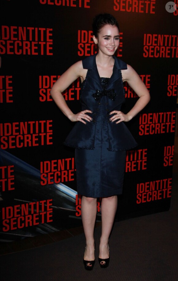 Lily Collins, au Gaumont Marignan, à Paris, pour l'avant-première d'Identité Secrète, mardi 27 septembre 2011.