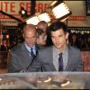 Taylor Lautner quitte le Gaumont Marignan, à Paris, après l'avant-première d'Identité Secrète, mardi 27 septembre 2011.