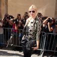 Anna Sherbinina lors de son arrivée au défilé Dior