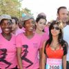 Satya Oblet, Reem Kherici et Claudia Tagbo lors de la course ODYSSEA pour la lutte contre le cancer du sein, à Vincennes, le 2 octobre 2011