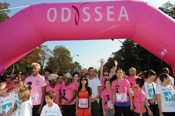 Le départ lors de la course ODYSSEA pour la lutte contre le cancer du sein, à Vincennes, le 2 octobre 2011