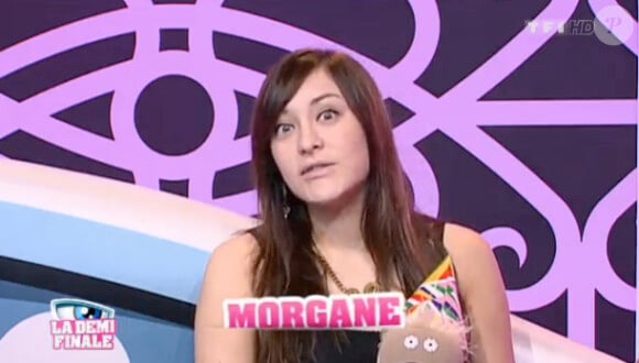 Morgane s'ennuie mais a trouvé la solution à l'enigme dans Secret Story 5