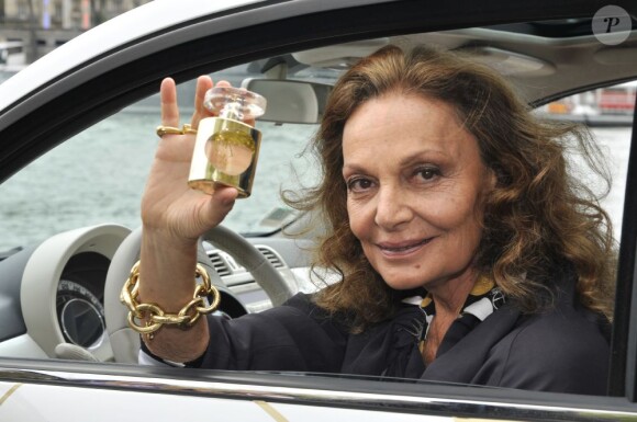Diane Von Furstenberg, sur le quai Debilly pour le lancement de son parfum, Diane. Paris, le 5 octobre 2011.