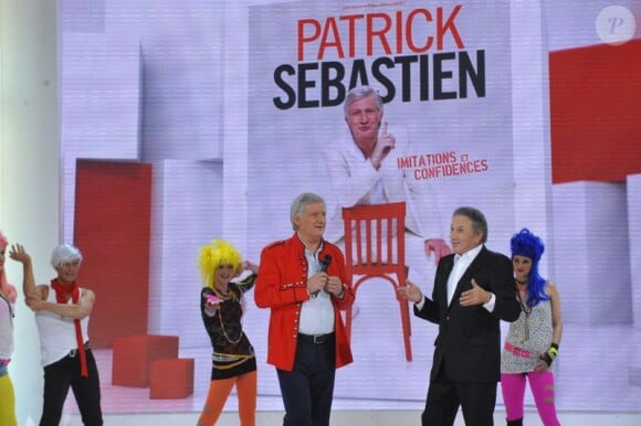 Patrick Sébastien et Michel Drucker durant l'enregistrement de l'émission Vivement Dimanche diffusée le 9 octobre 2011